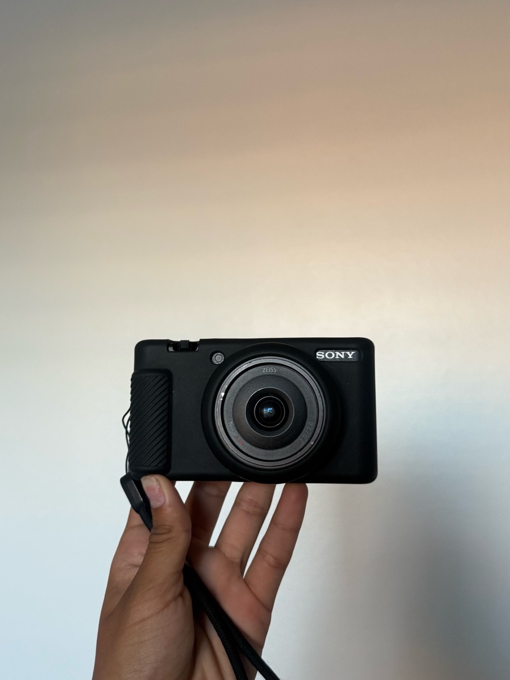 Sony Black Compact Point-and-Shoot Camera with Zeiss Lens